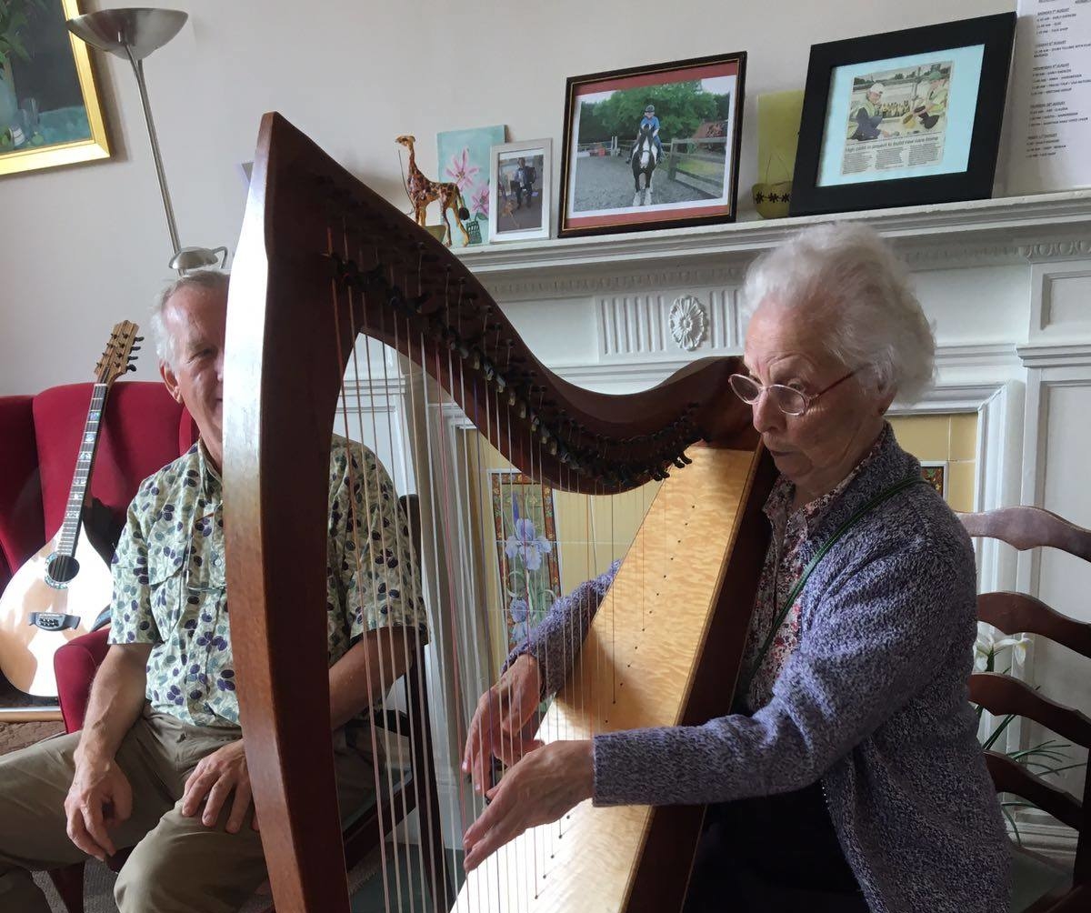 20931105_1441381609279644_938586806_o Playing the harp at Fairfield